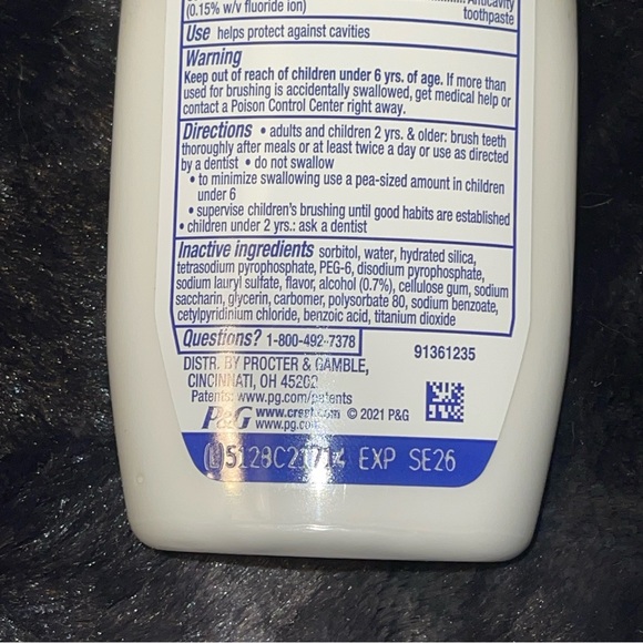 Crest toothpaste - Picture 5 of 7